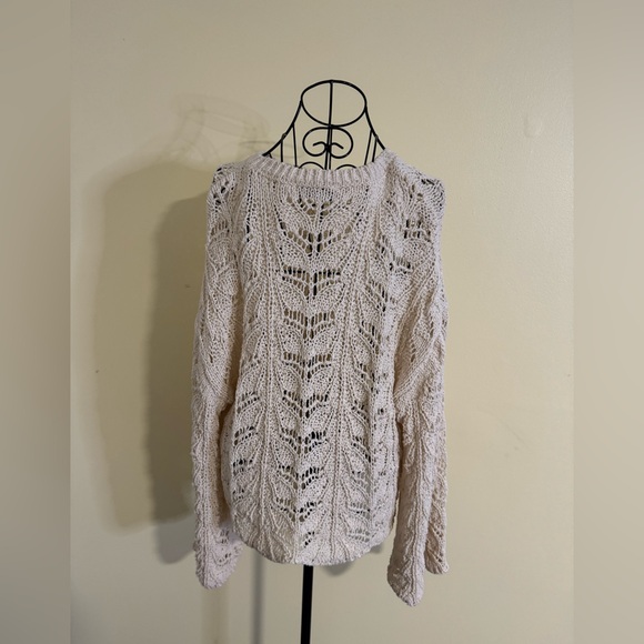 Zara Crochet Knit Open Weave Scalloped Hem
Sweater in Ivory Size Medium - Picture 4 of 5